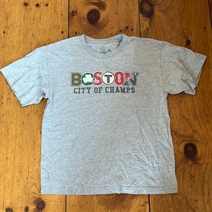 Boys Boston t-shirt size XL
